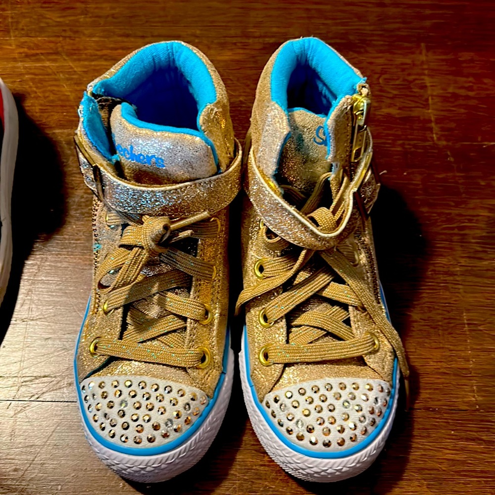 Light up Sketchers sneakers girls size 11